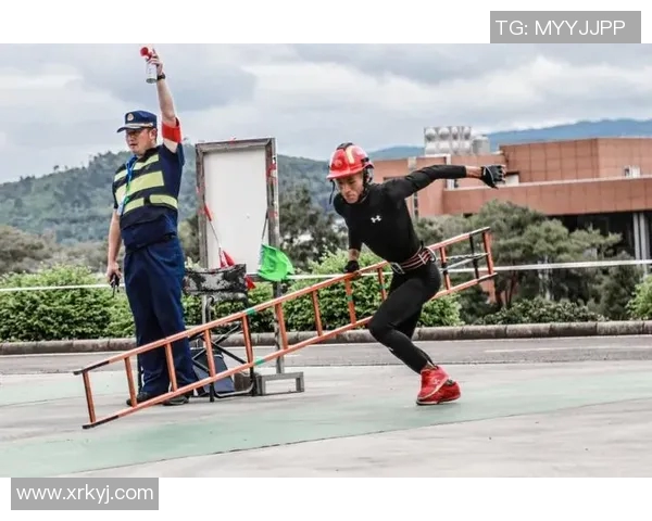 重庆滑板队中路突破战术解析与实战应用探讨